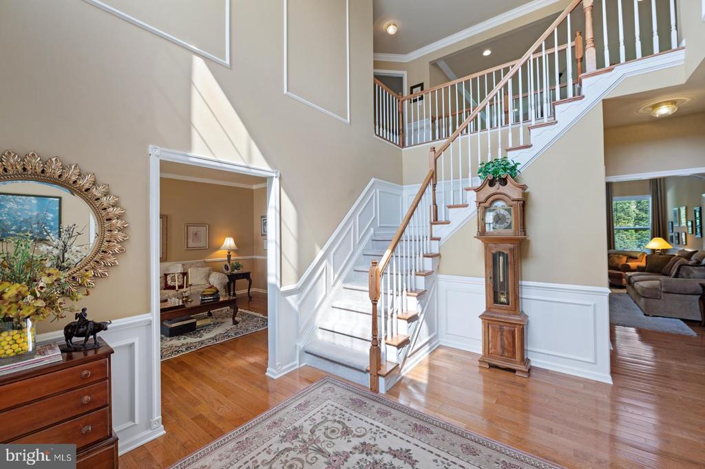 3841 VINCENT DRIVE
