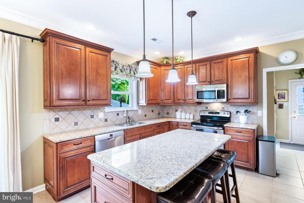 3841 VINCENT DRIVE