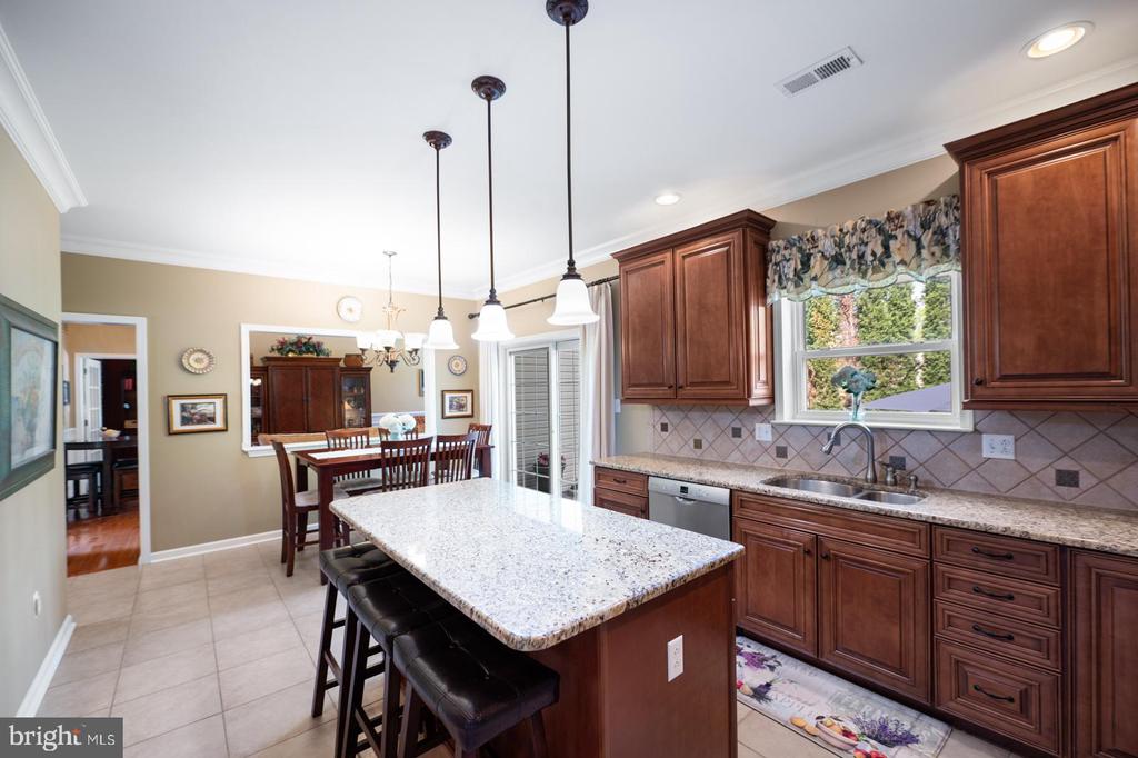 3841 VINCENT DRIVE