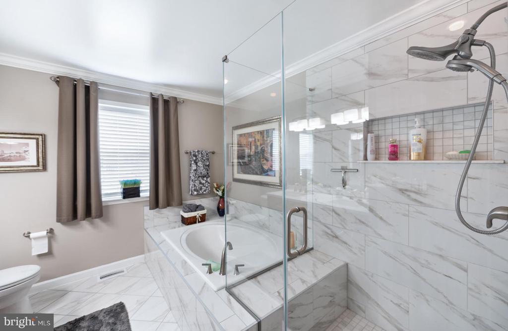 3841 VINCENT DRIVE