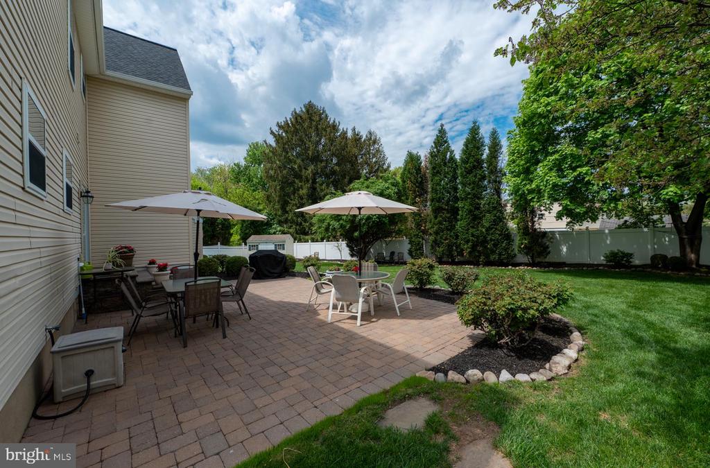 3841 VINCENT DRIVE