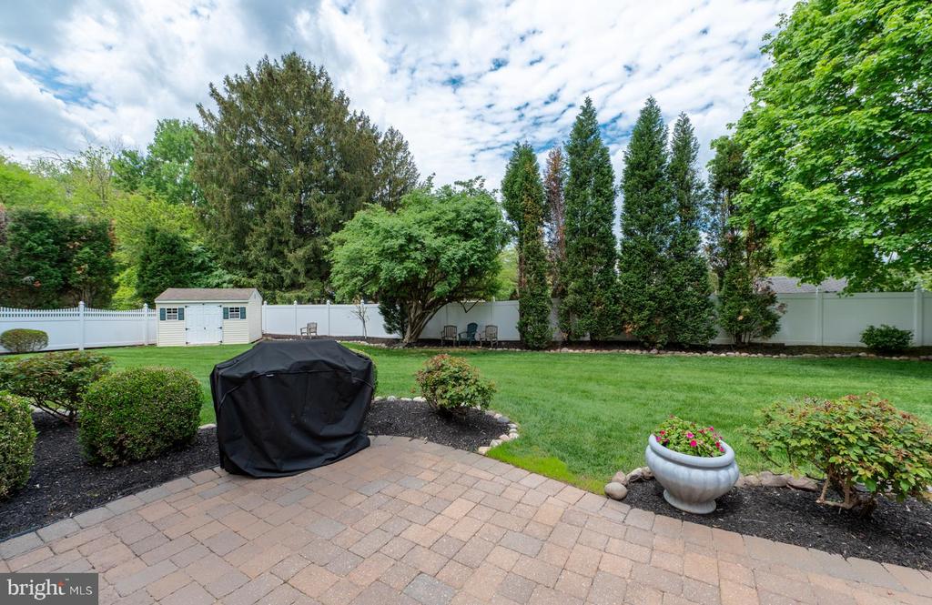 3841 VINCENT DRIVE