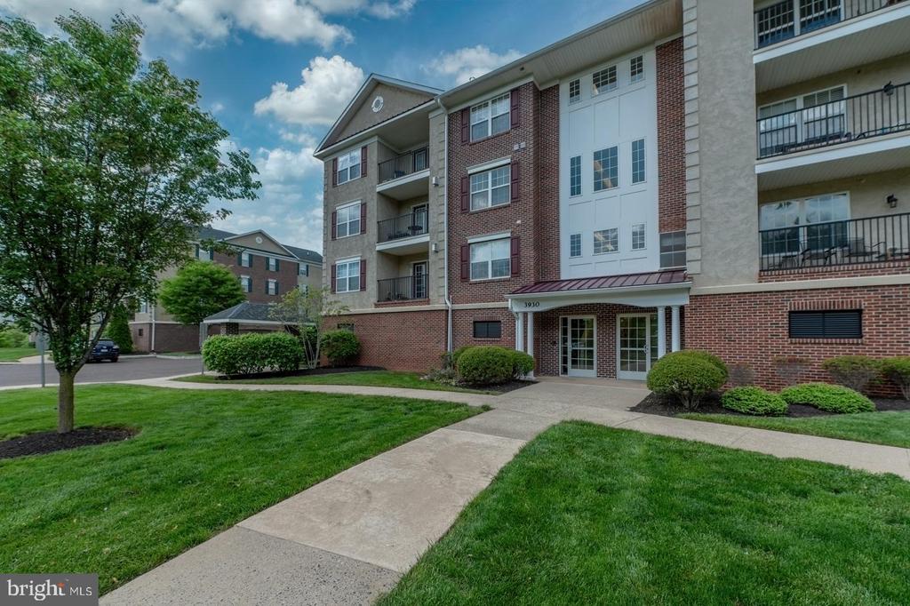 3930 ASHLAND DRIVE Unit: 238