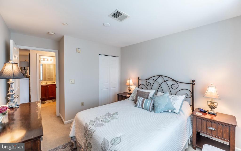 3930 ASHLAND DRIVE Unit: 238