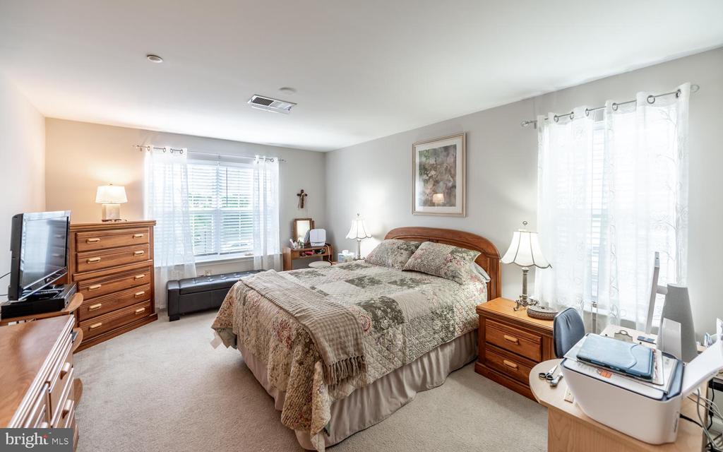3930 ASHLAND DRIVE Unit: 238