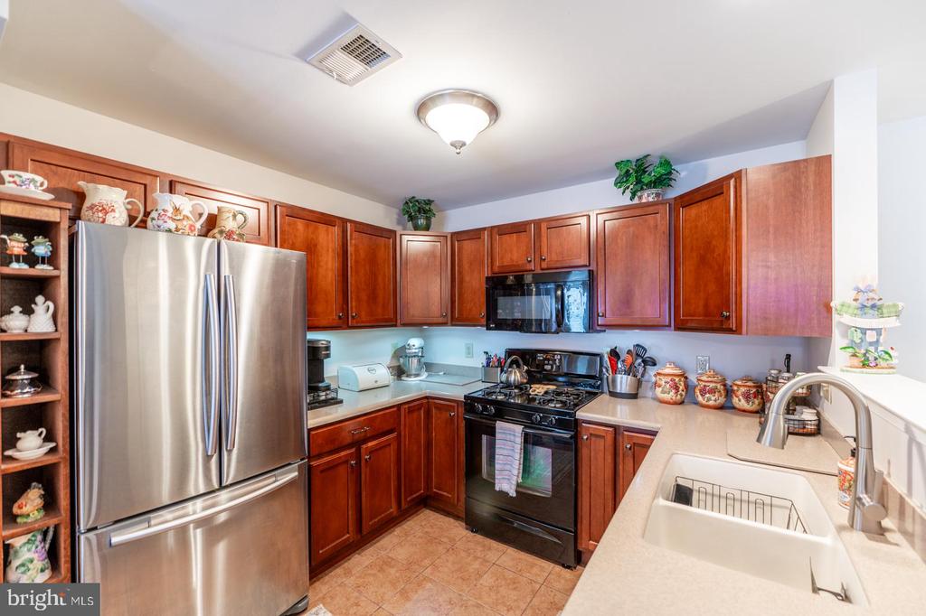 3930 ASHLAND DRIVE Unit: 238