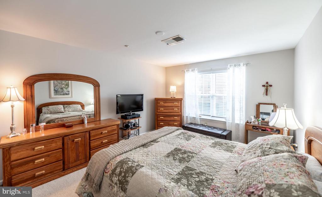 3930 ASHLAND DRIVE Unit: 238