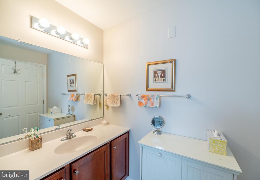 3930 ASHLAND DRIVE Unit: 238