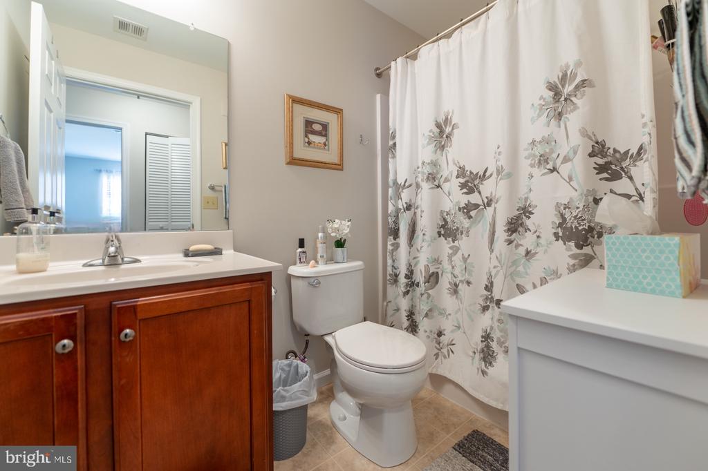 3930 ASHLAND DRIVE Unit: 238