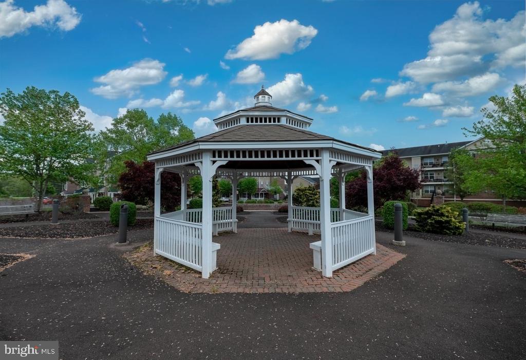 3930 ASHLAND DRIVE Unit: 238