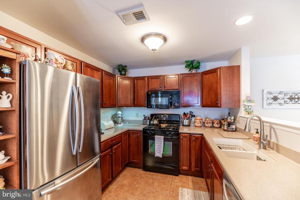 3930 ASHLAND DRIVE Unit: 238