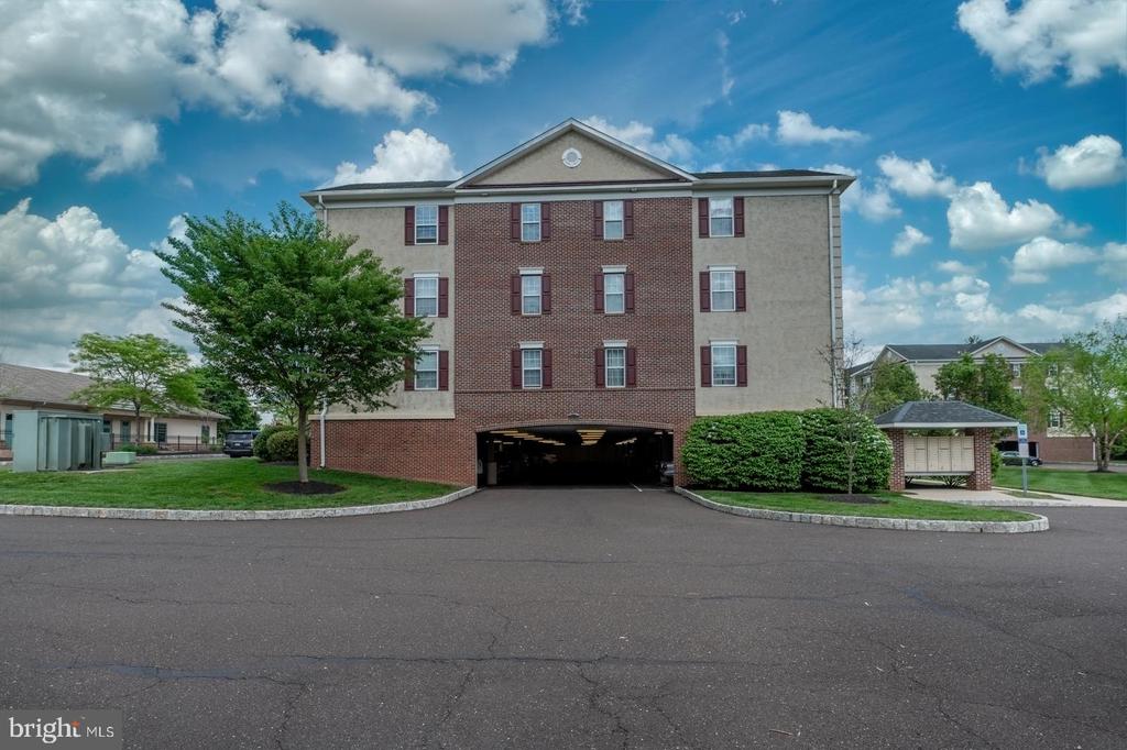 3930 ASHLAND DRIVE Unit: 238