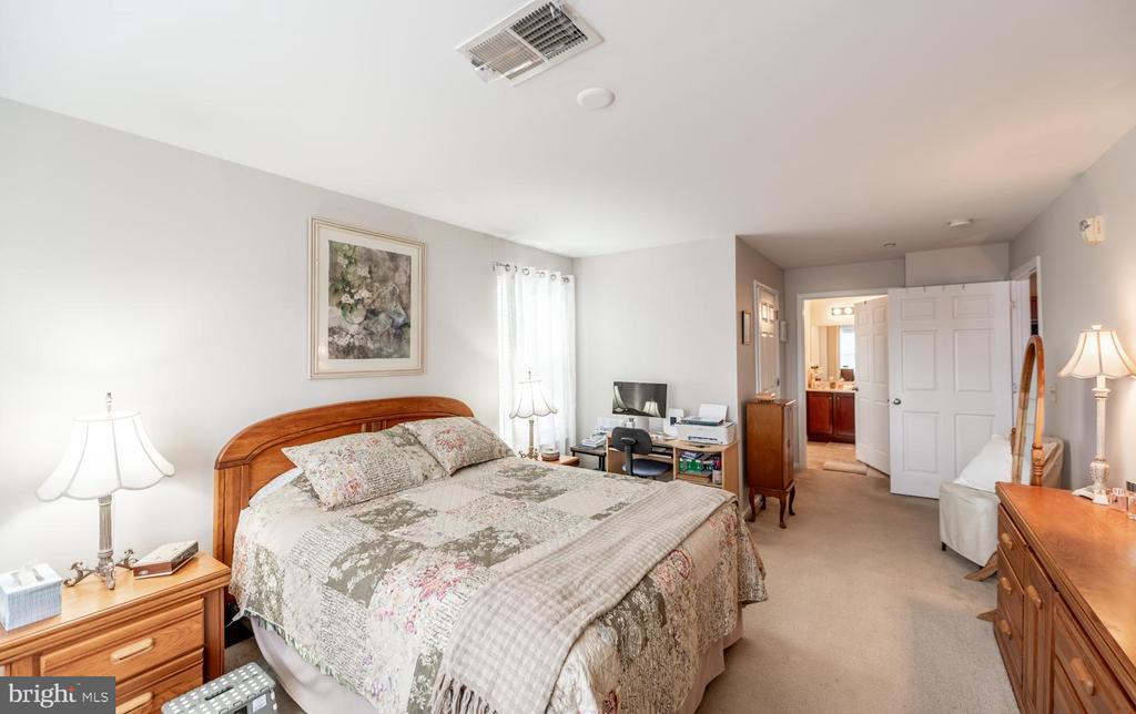 3930 ASHLAND DRIVE Unit: 238