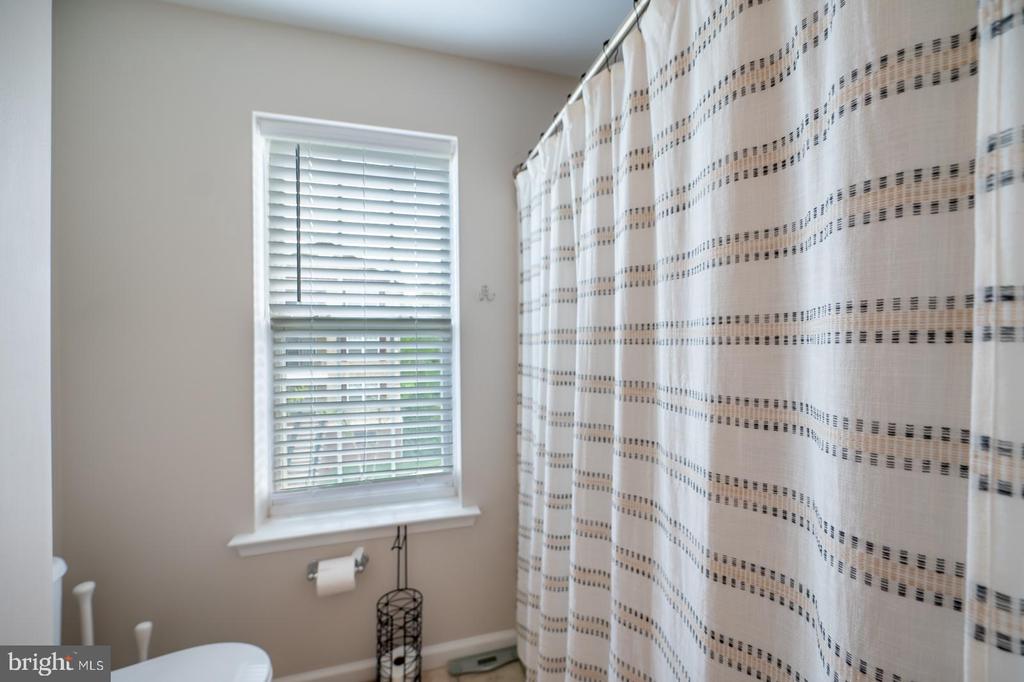 3930 ASHLAND DRIVE Unit: 238