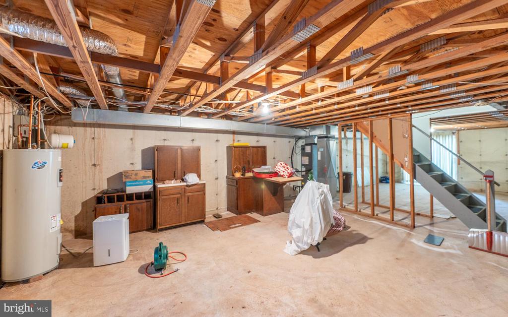 548 SUSAN DRIVE