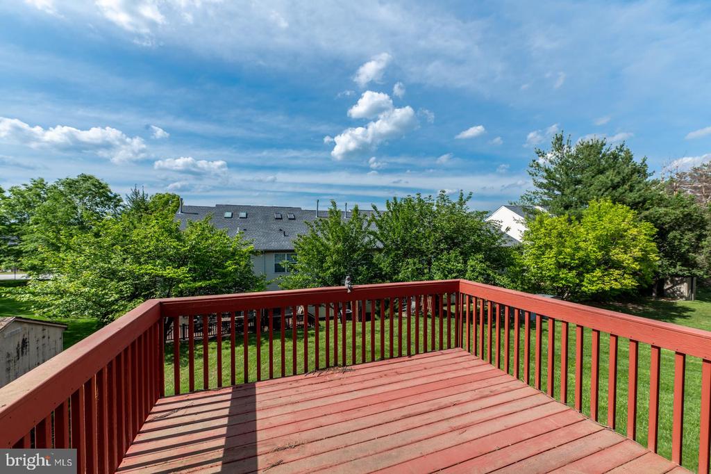 548 SUSAN DRIVE