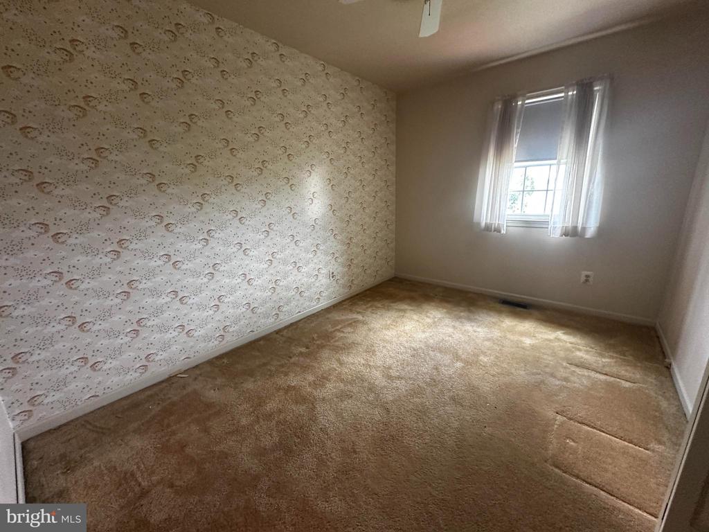 548 SUSAN DRIVE