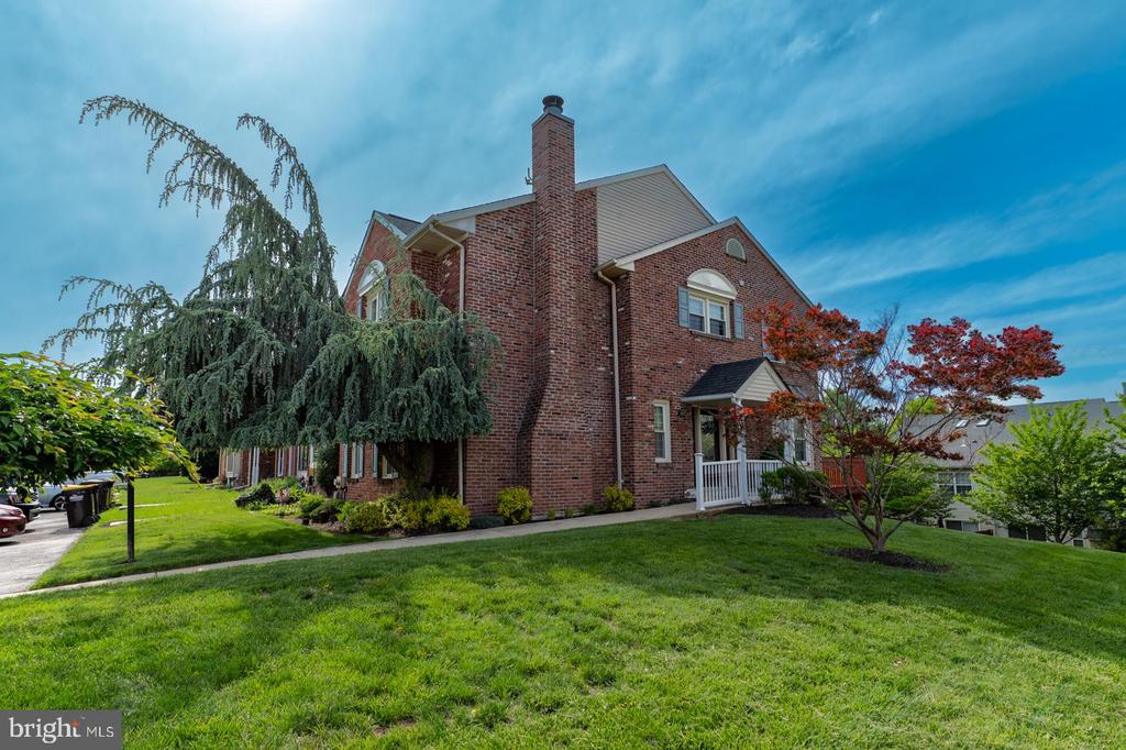 548 SUSAN DRIVE
