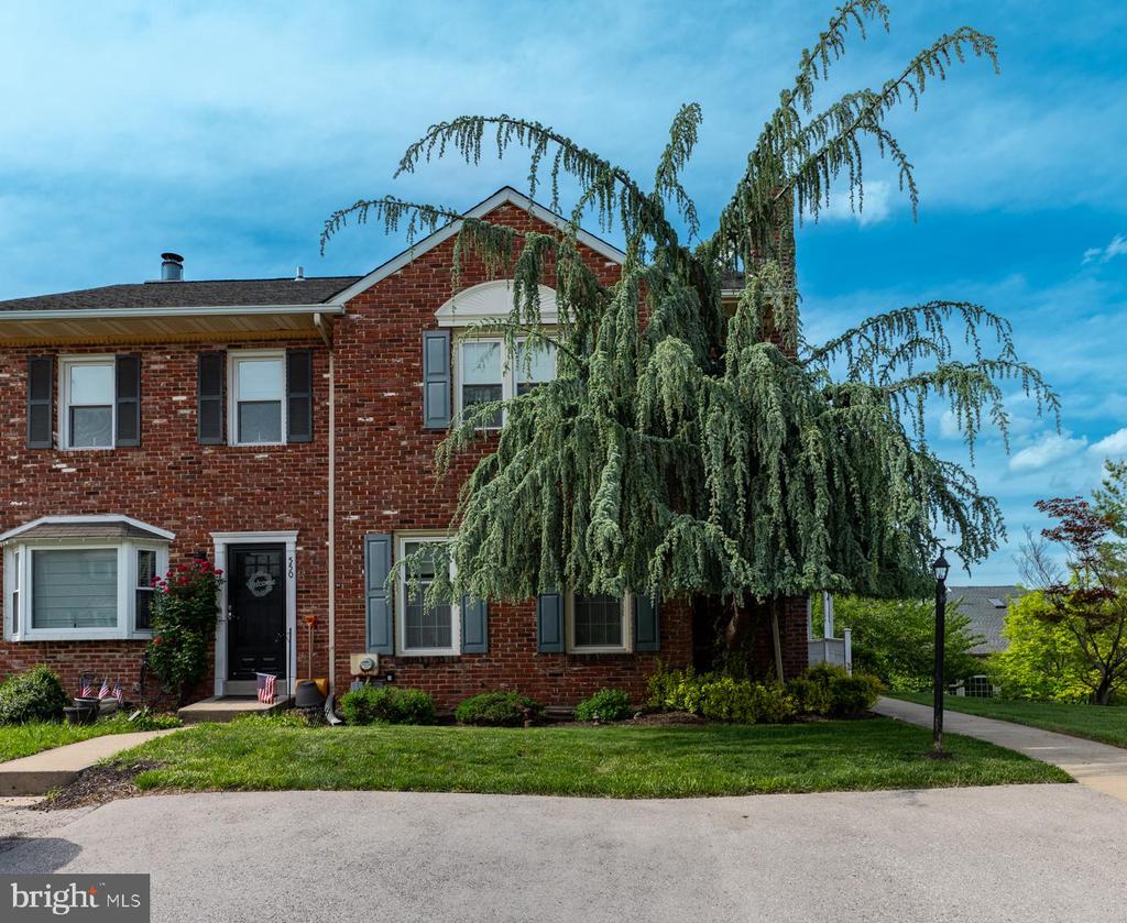 548 SUSAN DRIVE