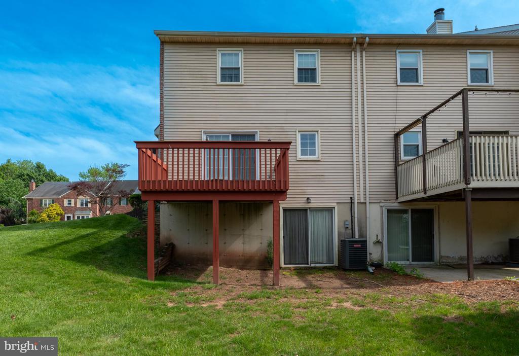 548 SUSAN DRIVE
