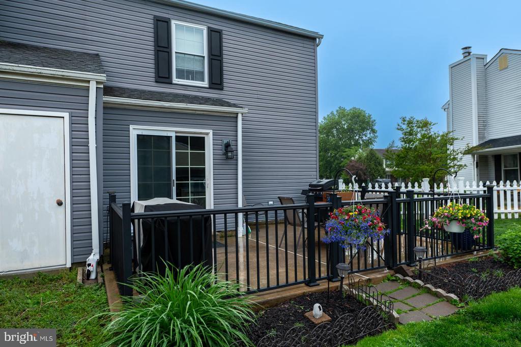 73 HUNT DRIVE