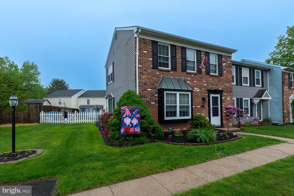 73 HUNT DRIVE