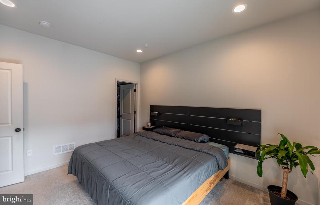 3089 DAVENPORT WAY Unit: M75 L