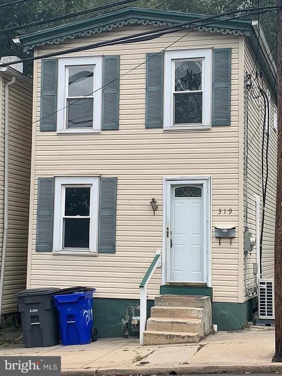 319 GRANT STREET