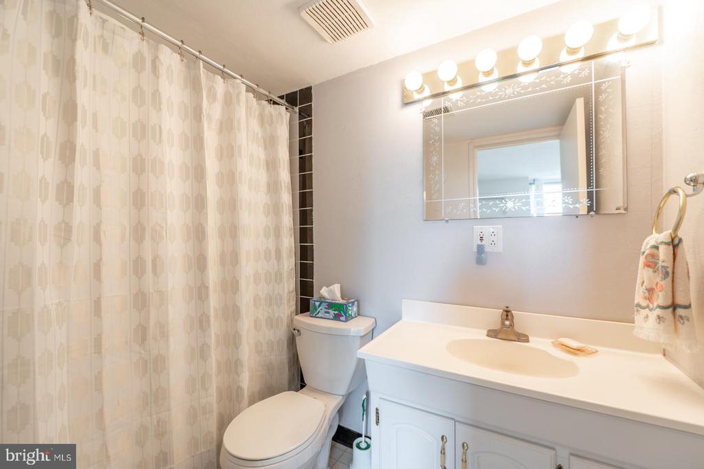 3131 FOREST LANE Unit: E-20