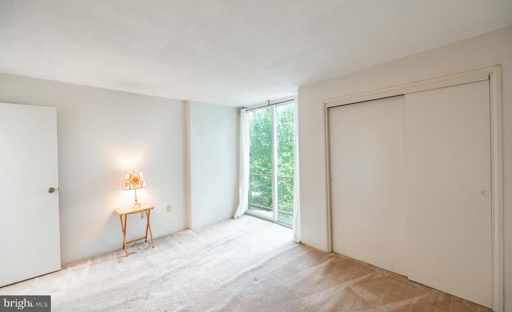 3131 FOREST LANE Unit: E-20
