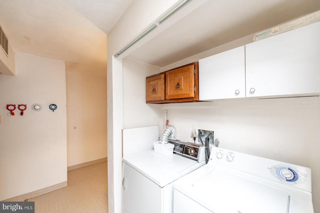3131 FOREST LANE Unit: E-20