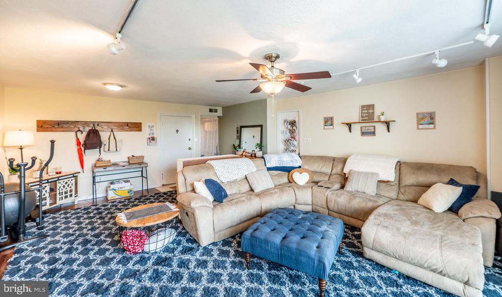 3121 FOREST LANE Unit: D-10