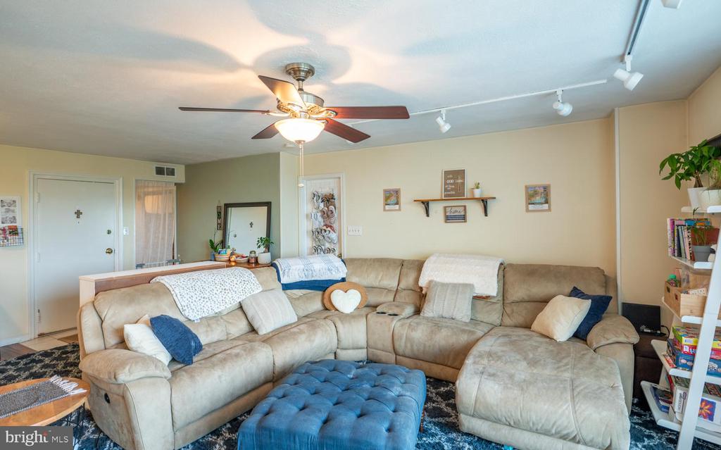 3121 FOREST LANE Unit: D-10
