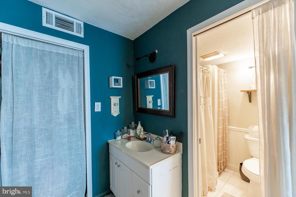 3121 FOREST LANE Unit: D-10