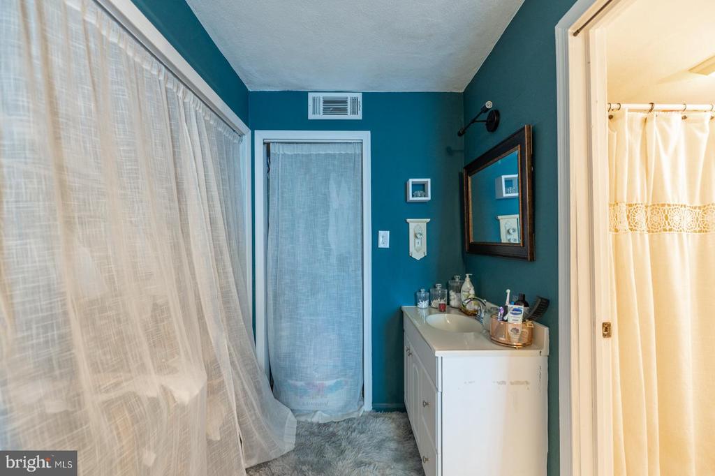 3121 FOREST LANE Unit: D-10