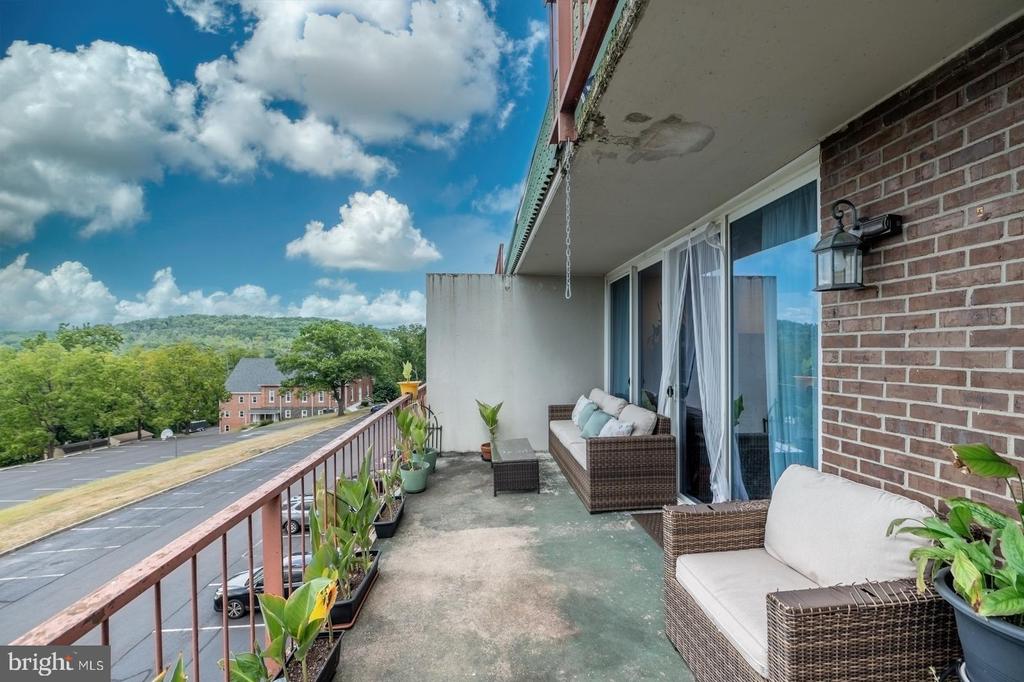 3121 FOREST LANE Unit: D-10