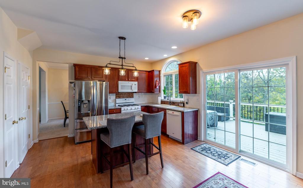 1016 FALLBROOK LANE