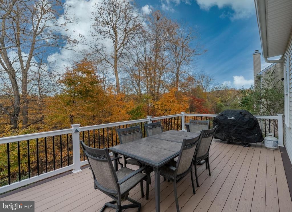 1016 FALLBROOK LANE