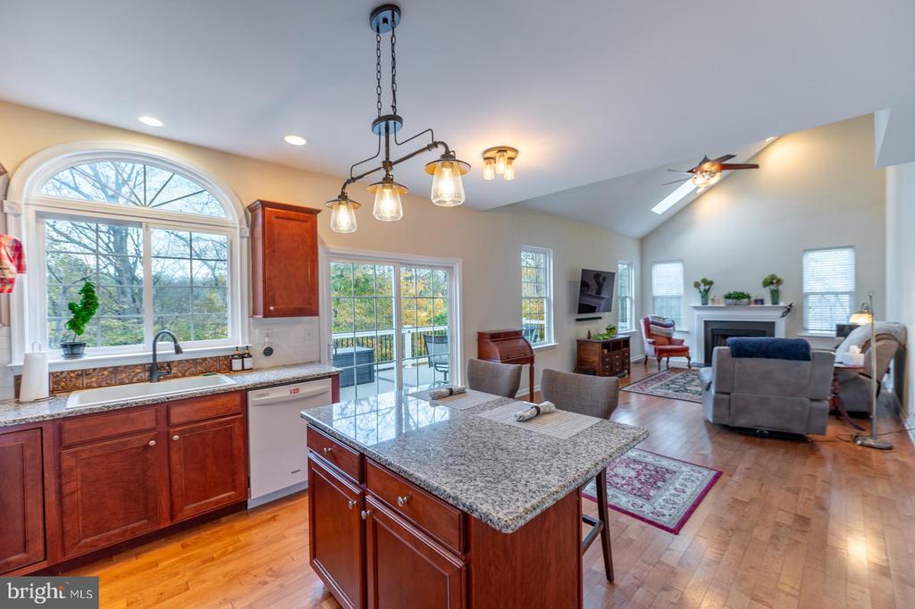 1016 FALLBROOK LANE