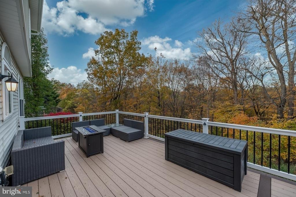 1016 FALLBROOK LANE