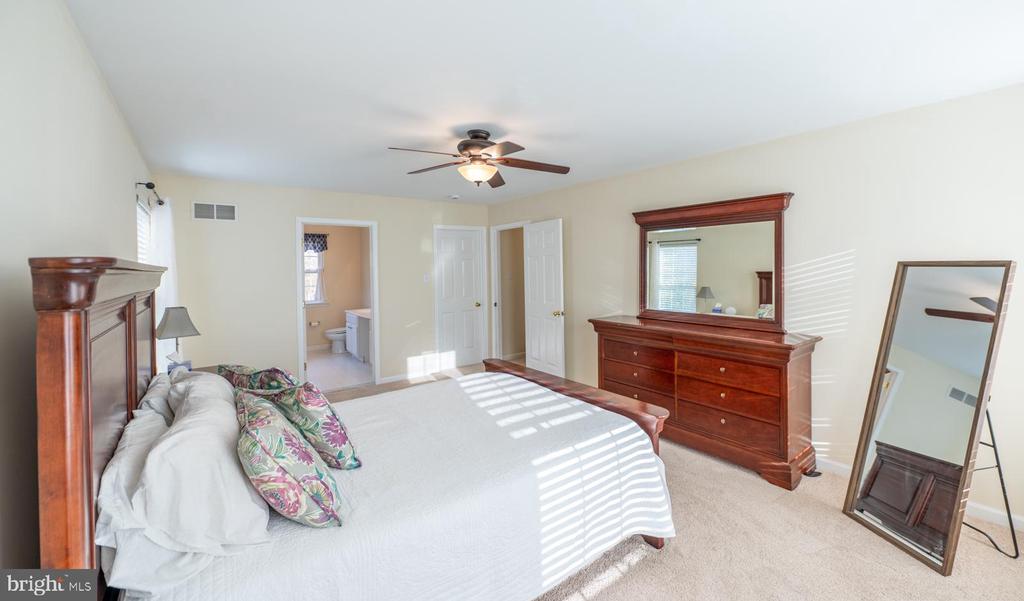 1016 FALLBROOK LANE