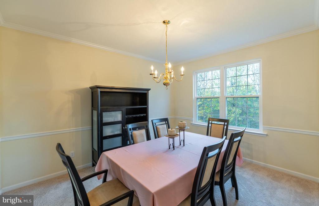 1016 FALLBROOK LANE