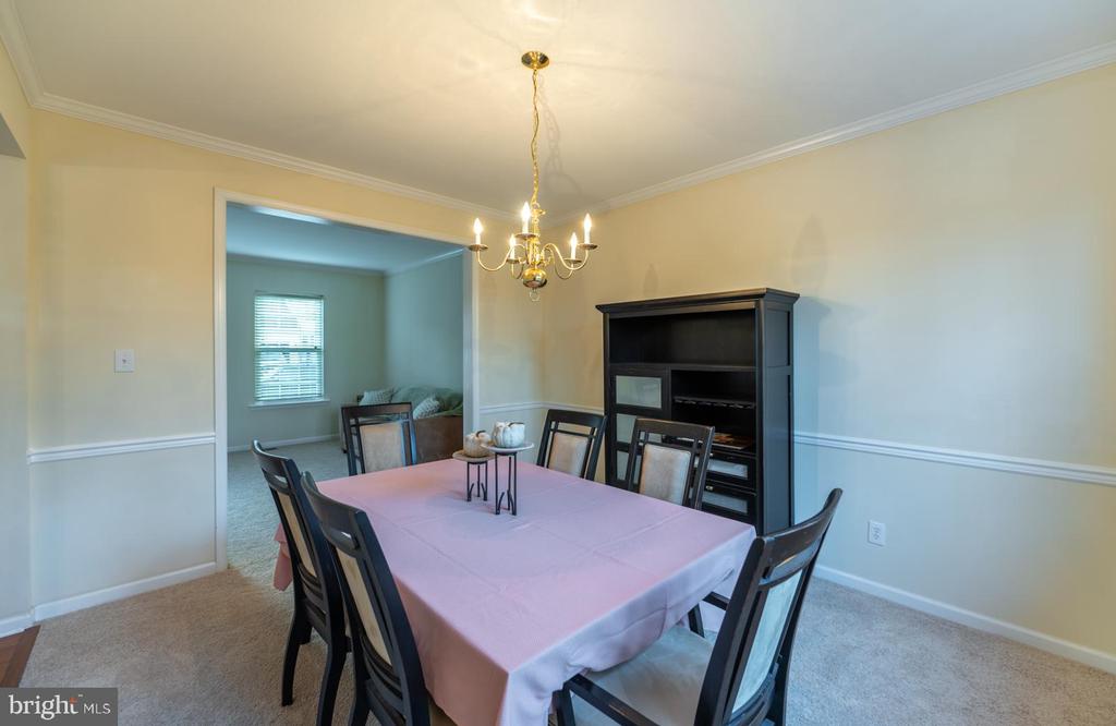 1016 FALLBROOK LANE