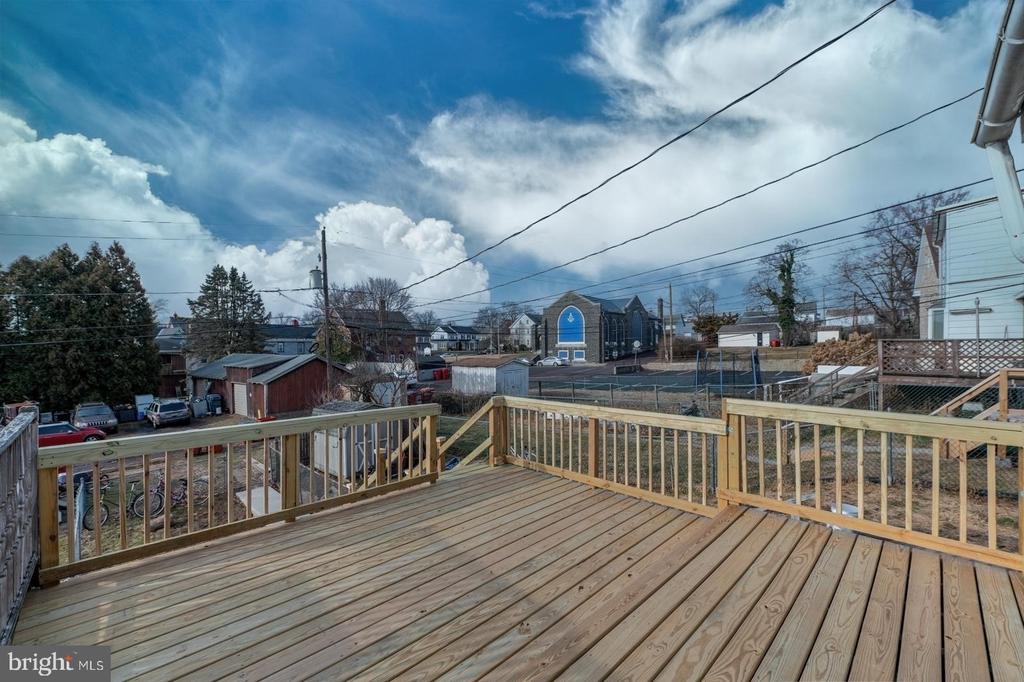 220 RAILROAD AVENUE