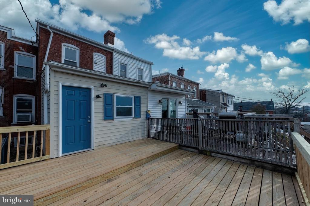 220 RAILROAD AVENUE