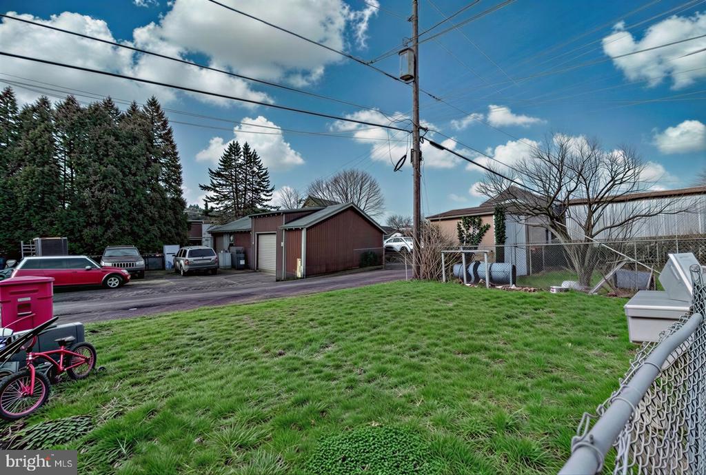 220 RAILROAD AVENUE