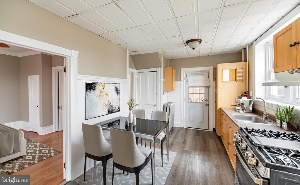 631 MAIN STREET Unit: APT #1