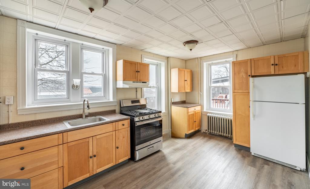 631 MAIN STREET Unit: APT #1