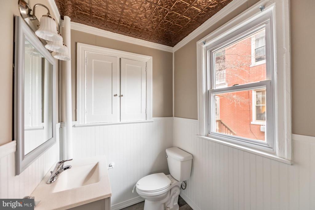 631 MAIN STREET Unit: APT #1