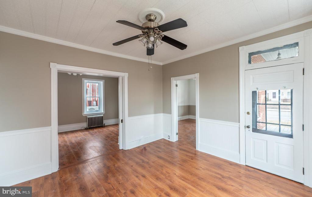 631 MAIN STREET Unit: APT #1